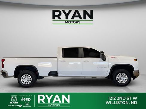 Used 2025 Chevrolet Silverado 2500 LT w/ All Star Edition AWD/4WD image 2
