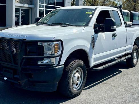 Used 2018 Ford F250 XL w/ Power Equipment Group image 2