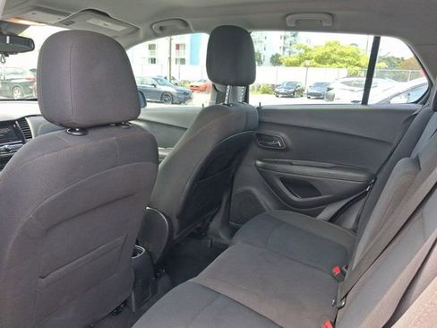 Used 2020 Chevrolet Trax LS image 5