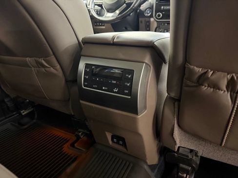 Used 2023 Lexus GX 460 Premium w/ Premium Package AWD/4WD image 13