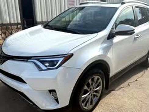 Used 2018 Toyota RAV4 Limited image 3