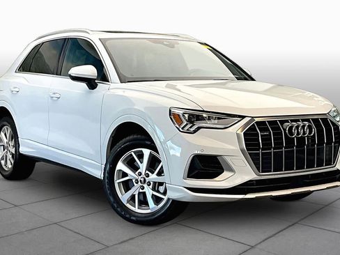 Used 2024 Audi Q3 2.0T Premium w/ Convenience Package AWD/4WD image 2