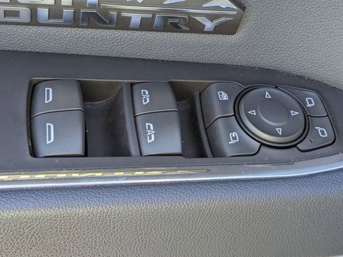 Used 2022 Chevrolet Silverado 1500 High Country w/ High Country Premium Package image 12