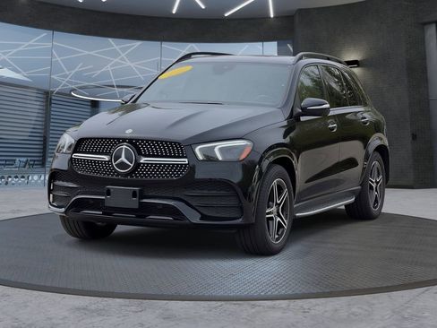 Used 2022 Mercedes-Benz GLE 350 4MATIC w/ AMG Line Exterior image 2