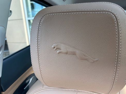 Certified 2022 Jaguar E-PACE SE image 29