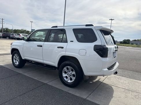 Used 2023 Toyota 4Runner SR5 Premium w/ Moonroof Package AWD/4WD image 9
