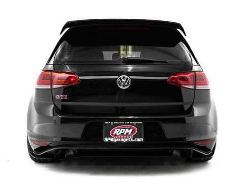 Used 2017 Volkswagen GTI SE image 3