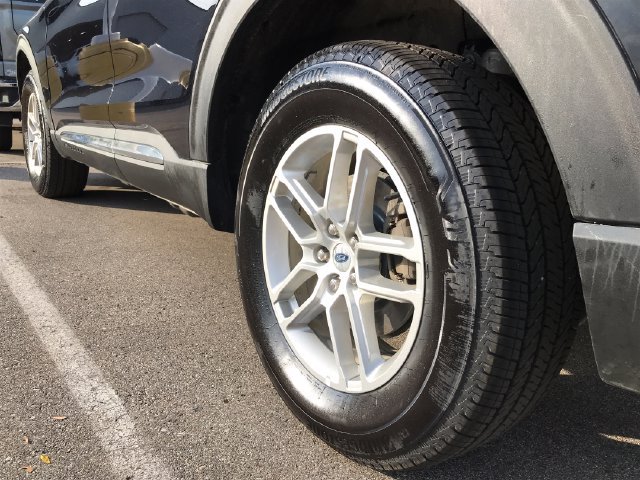 Used 2025 Ford Explorer Active AWD/4WD image 12