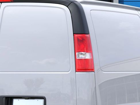 New 2025 Chevrolet Express 3500 w/ Driver Convenience Package image 12