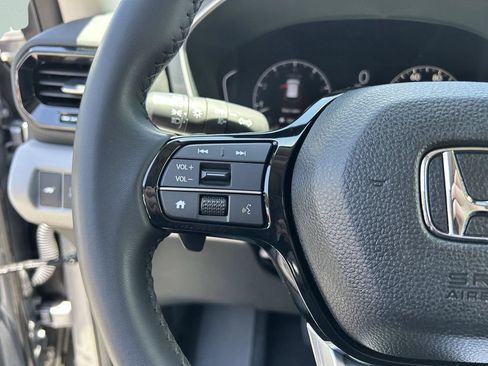 Used 2023 Honda Pilot Touring image 31