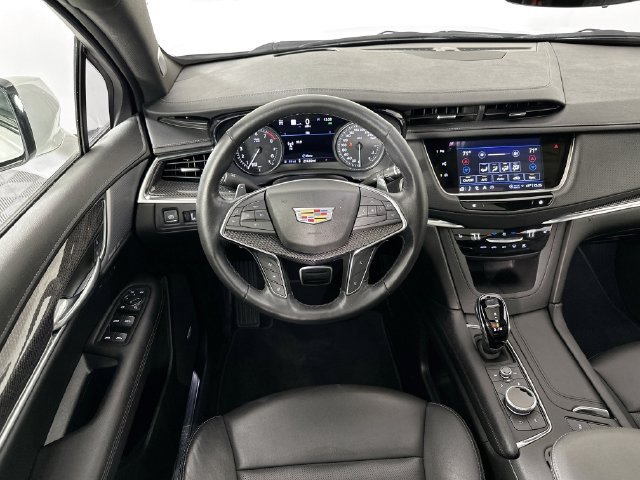 Used 2024 Cadillac XT5 Sportv w/ Technology Package AWD/4WD image 3