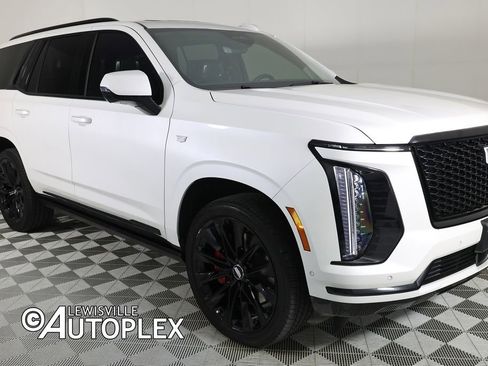 Used 2025 Cadillac Escalade Sport Platinum AWD/4WD image 3