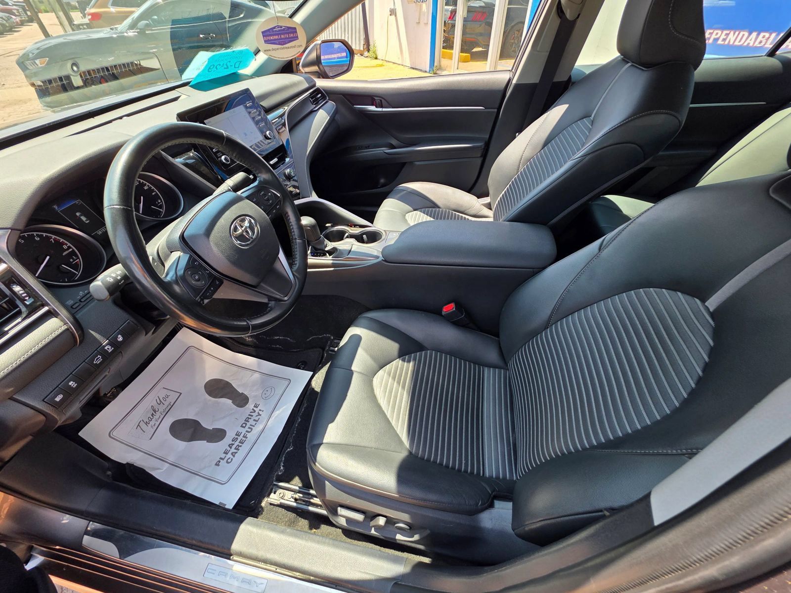 Used 2023 Toyota Camry SE FWD image 11