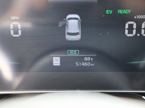 Used 2023 Kia Niro SX Touring image 22