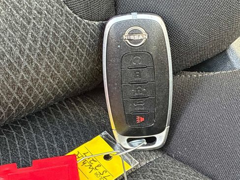 Used 2024 Nissan Rogue SV AWD/4WD image 17