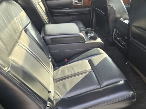 Used 2017 Lincoln Navigator L Select image 10