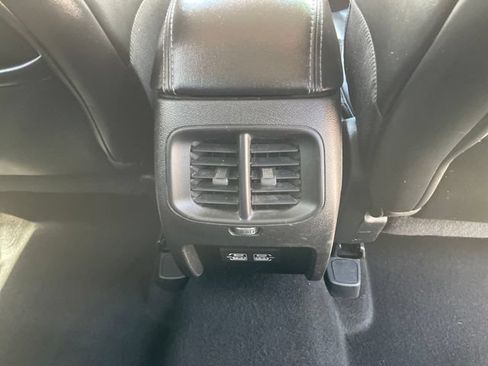Used 2021 Jeep Cherokee Latitude Plus AWD/4WD image 31