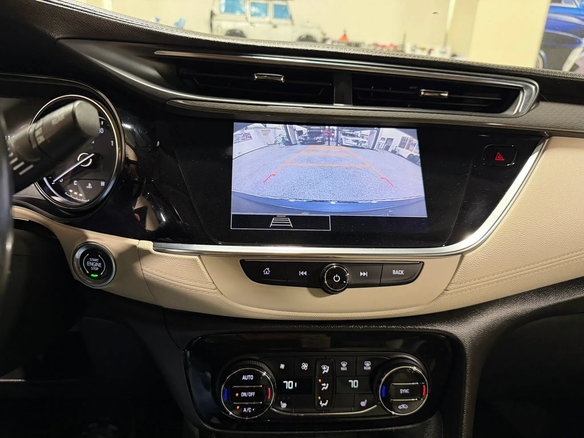 Used 2021 Buick Encore GX Essence AWD/4WD image 44