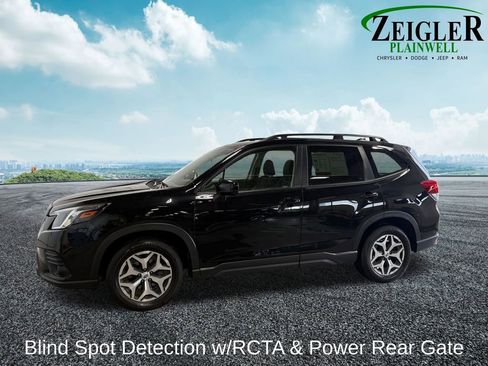 Used 2024 Subaru Forester Premium image 2