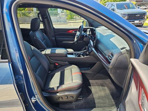 Used 2025 Chevrolet Traverse RS w/ LPO, Floor Liner Package AWD/4WD image 11
