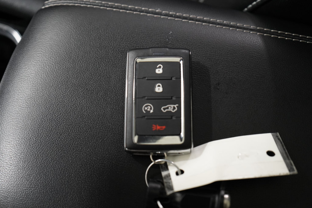 Used 2021 Jeep Grand Cherokee L Limited AWD/4WD image 24