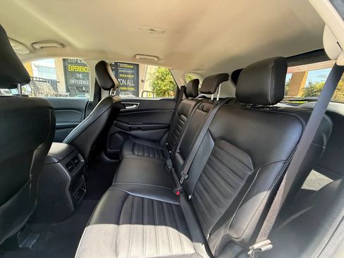 Used 2020 Ford Edge SEL w/ Convenience Package FWD image 16