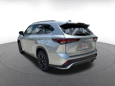 Used 2025 Toyota Highlander XSE AWD/4WD image 5