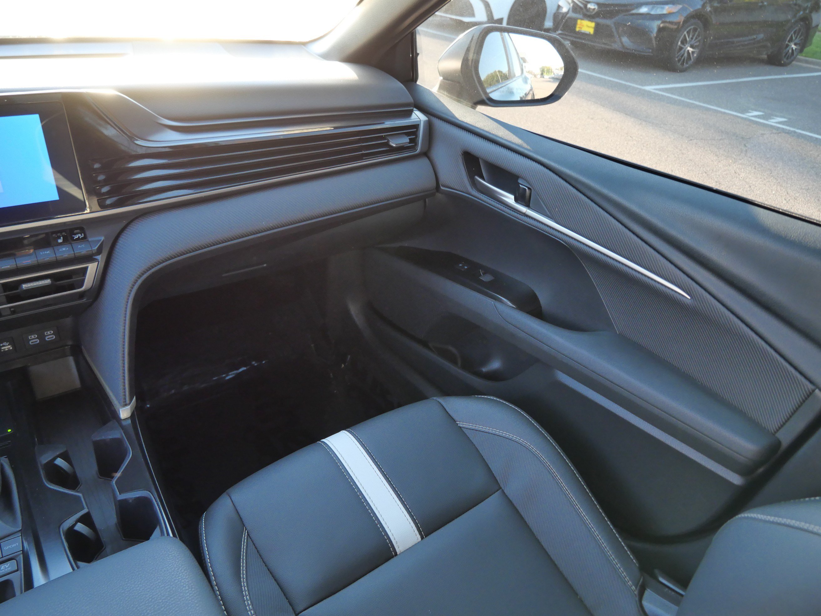 Used 2026 Toyota Camry SE w/ Convenience Package FWD image 12
