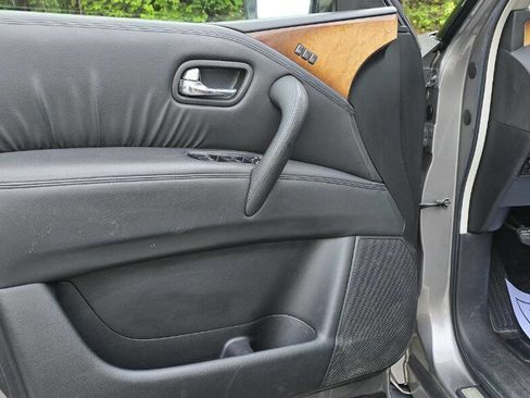 Used 2011 INFINITI QX56 4WD w/ Theater Pkg image 14