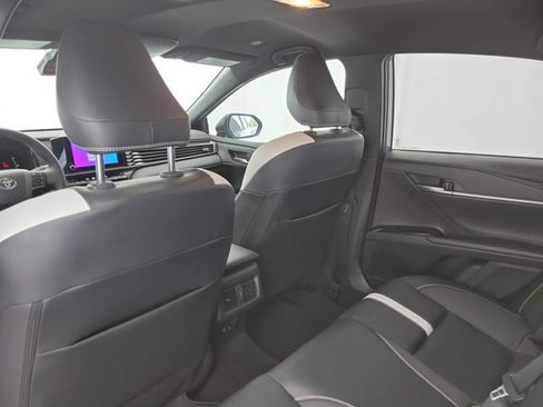 Used 2025 Toyota Camry SE w/ Convenience Package FWD image 14