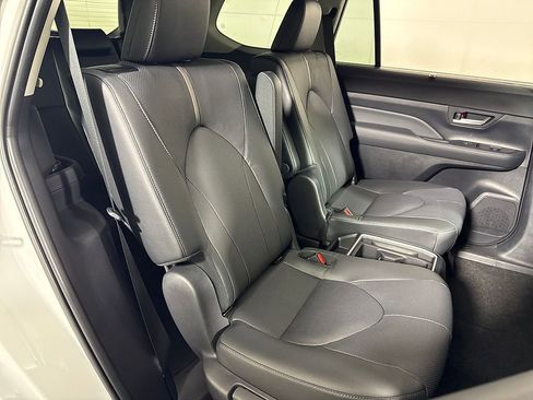New 2026 Toyota Grand Highlander AWD image 12