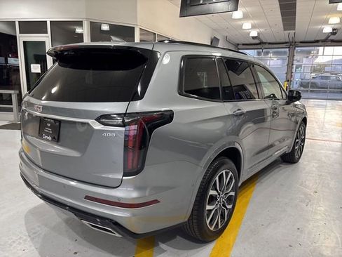 Used 2024 Cadillac XT6 Sport w/ Technology Package image 9