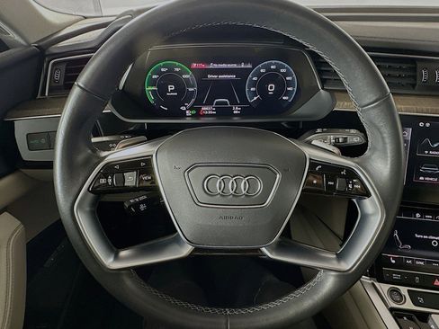 Used 2022 Audi e-tron Premium w/ Convenience Plus Package image 19