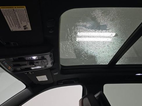 Used 2023 GMC Yukon Denali Ultimate image 10