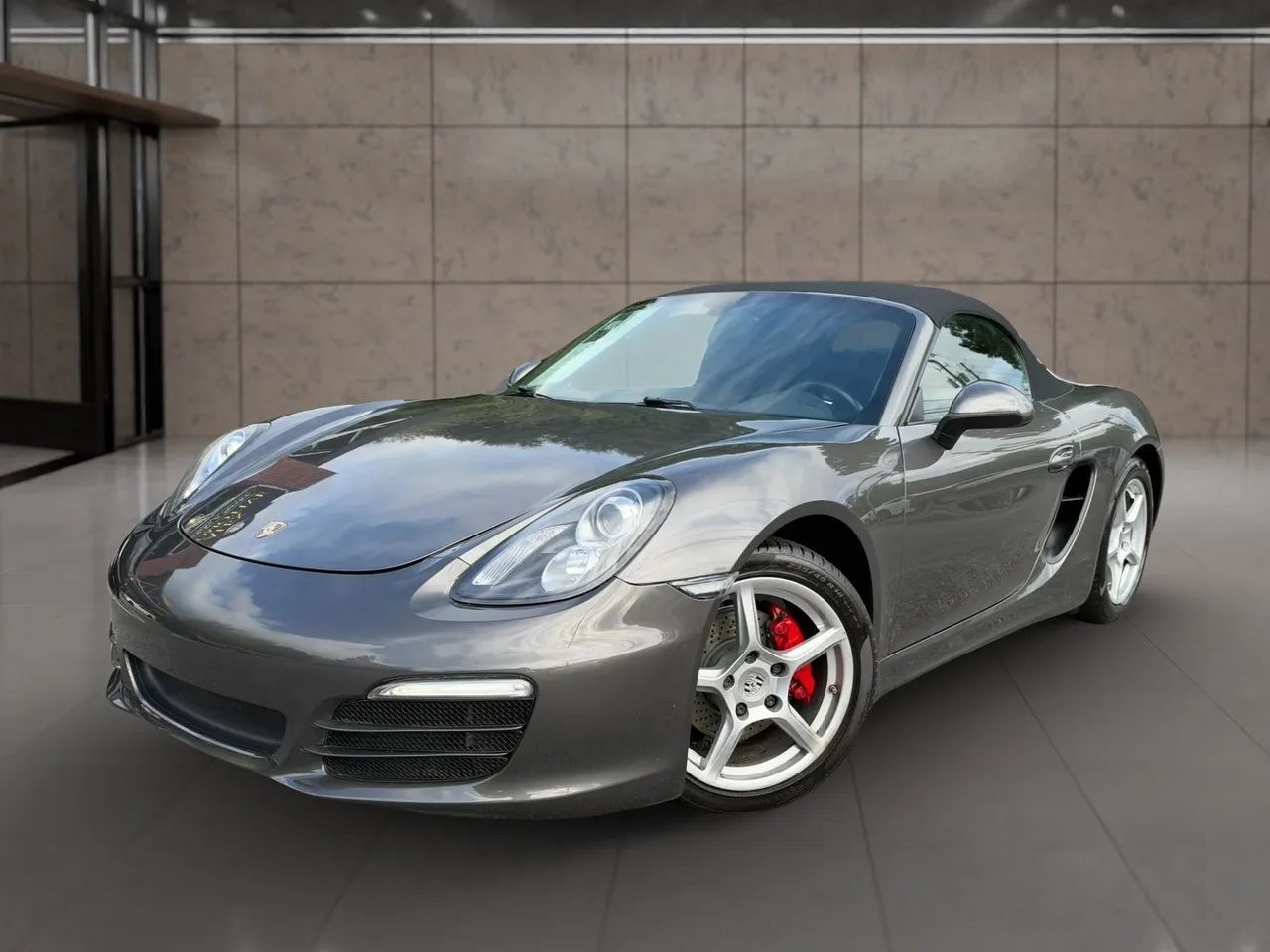 Used 2013 Porsche Boxster w/ Convenience Pkg RWD image 3