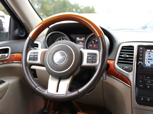 Used 2012 Jeep Grand Cherokee Overland image 13