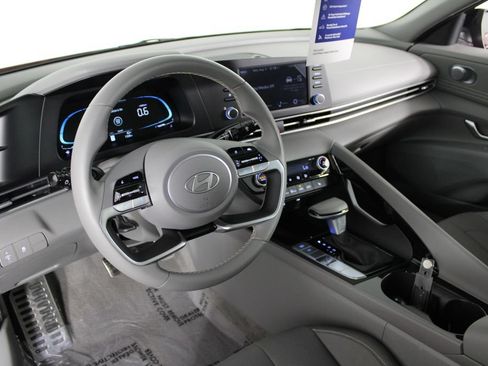 Certified 2026 Hyundai Elantra SEL Sport Premium FWD image 18