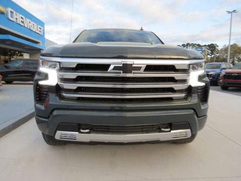 New 2026 Chevrolet Silverado 1500 High Country w/ Technology Package AWD/4WD image 7