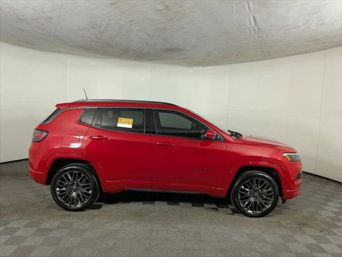 Certified 2022 Jeep Compass Limited w/ (RED) Package AWD/4WD image 4