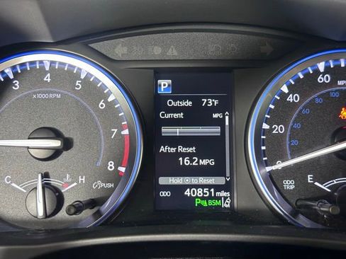 Used 2018 Toyota Highlander Limited AWD/4WD image 29