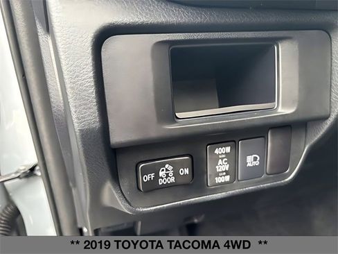 Used 2019 Toyota Tacoma TRD Off-Road image 16
