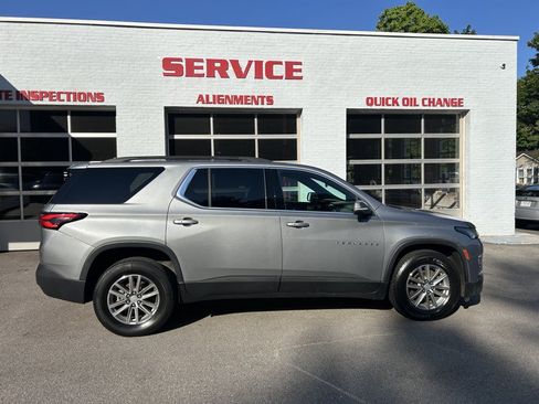 Used 2023 Chevrolet Traverse LT AWD/4WD image 8