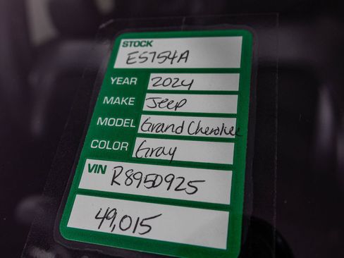Used 2024 Jeep Grand Cherokee Altitude AWD/4WD image 56
