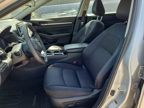 Used 2021 Nissan Altima 2.5 SV FWD image 8