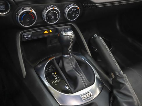 Used 2023 MAZDA MX-5 Miata Grand Touring w/ Weather Package image 18
