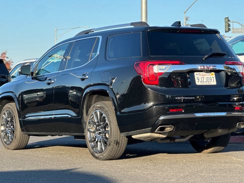 Used 2023 GMC Acadia Denali w/ Black Diamond Edition image 7