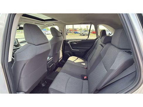 Certified 2020 Toyota RAV4 XLE w/ Convenience Package AWD/4WD image 32