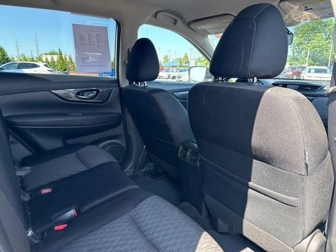 Used 2018 Nissan Rogue SV AWD/4WD image 24