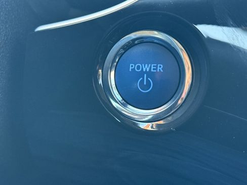 Used 2021 Toyota Prius Prime LE image 32