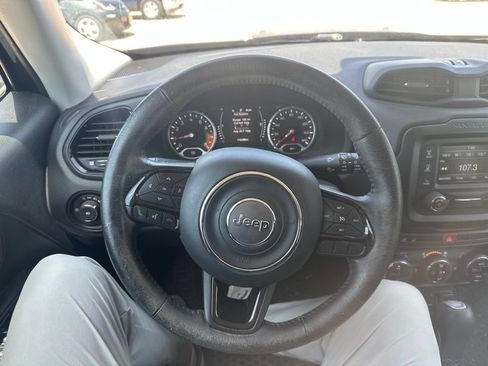 Used 2016 Jeep Renegade Latitude AWD/4WD image 10